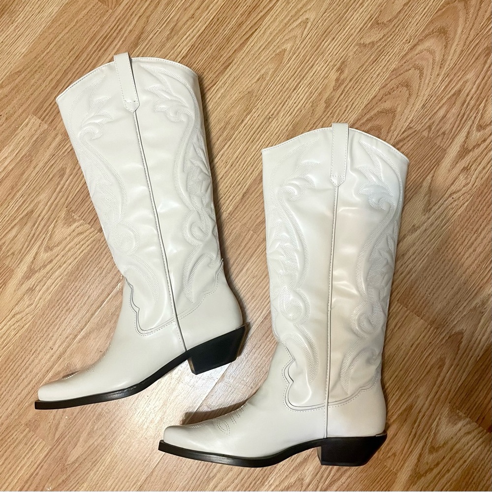 NEW Schutz ‘Zachy Up’ White Cowboy Boot
